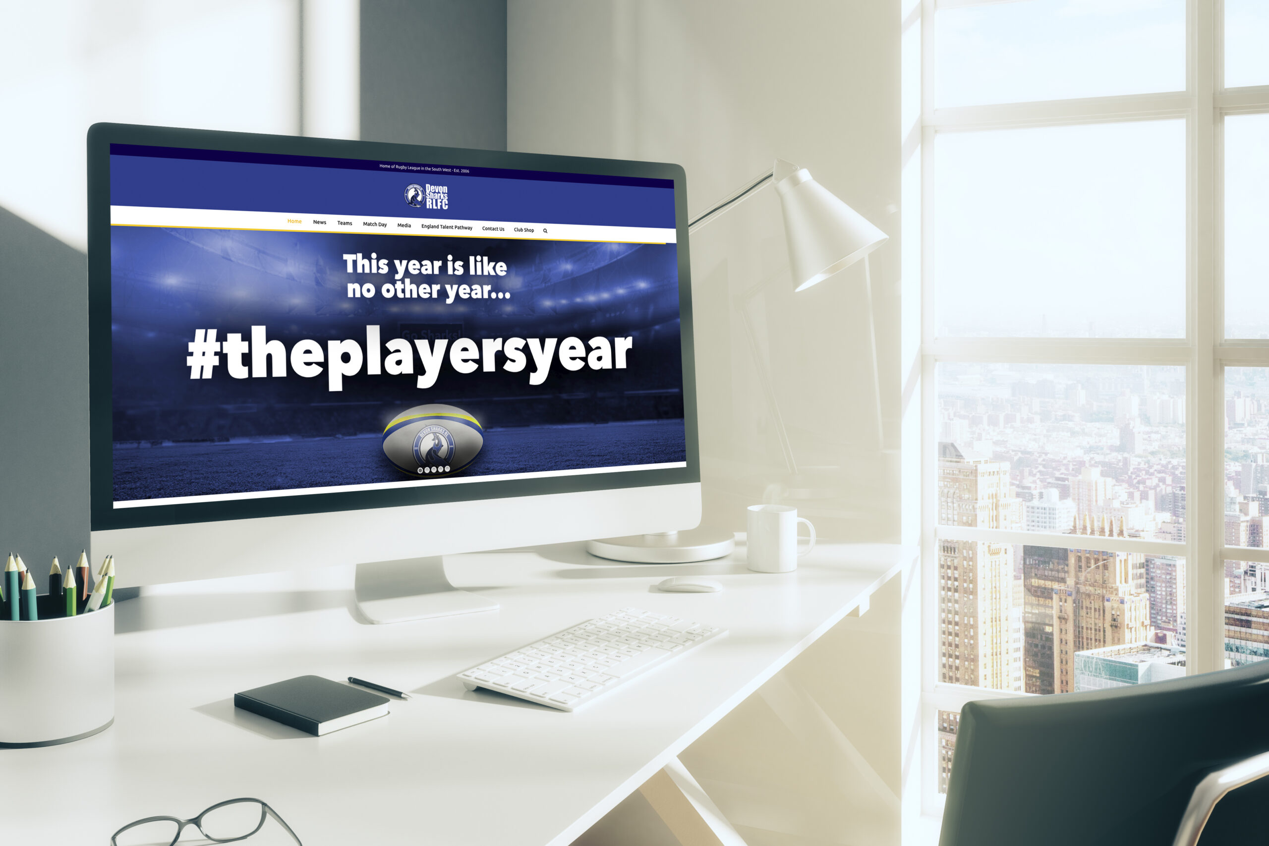 devon-sharks-site-on-computer